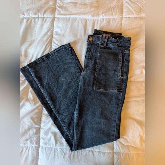 Pilcro Stretchy Flare Jeans Size 30 Tall - Picture 2 of 6